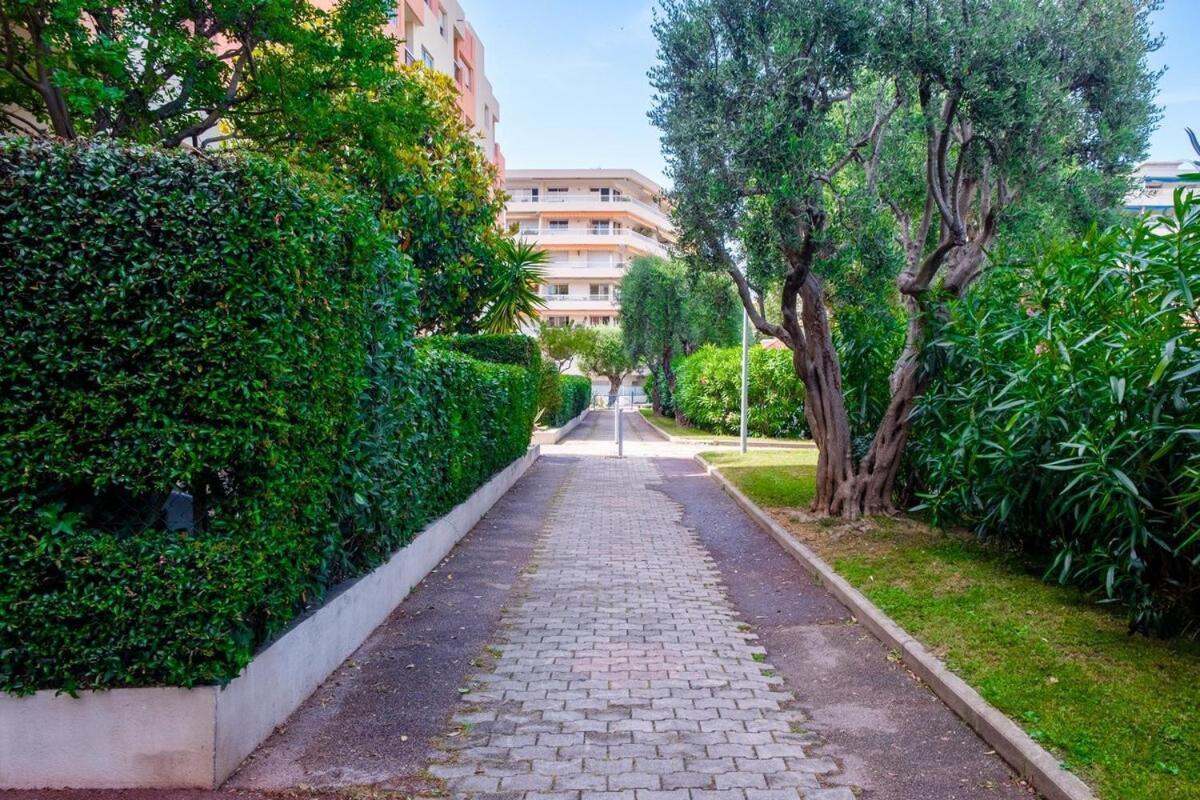 Апартаменти Le Riviera ~ Jardin ~ Parking ~ Climatisation Кань-сюр-Мер Екстер'єр фото